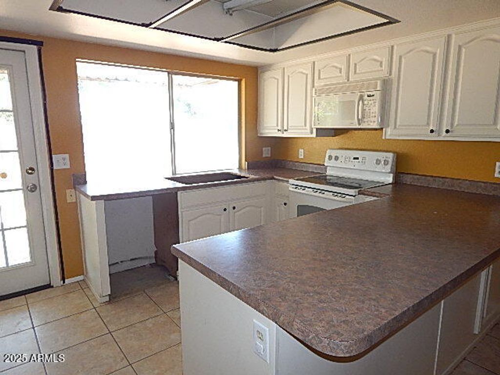 Photo of 15802 N 47th Drive, Glendale, AZ 85306 (MLS # 6949027)