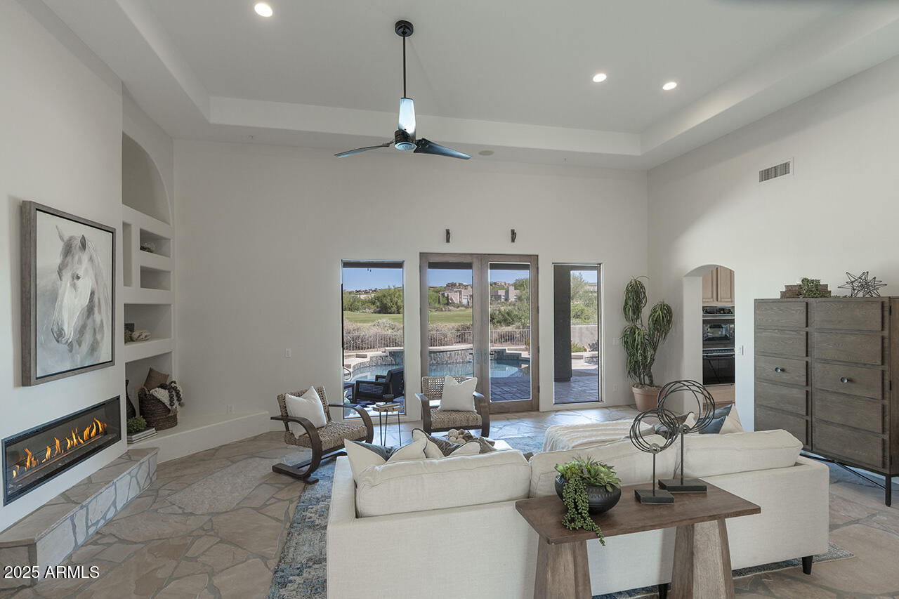 9846 E HIDDEN GREEN Drive