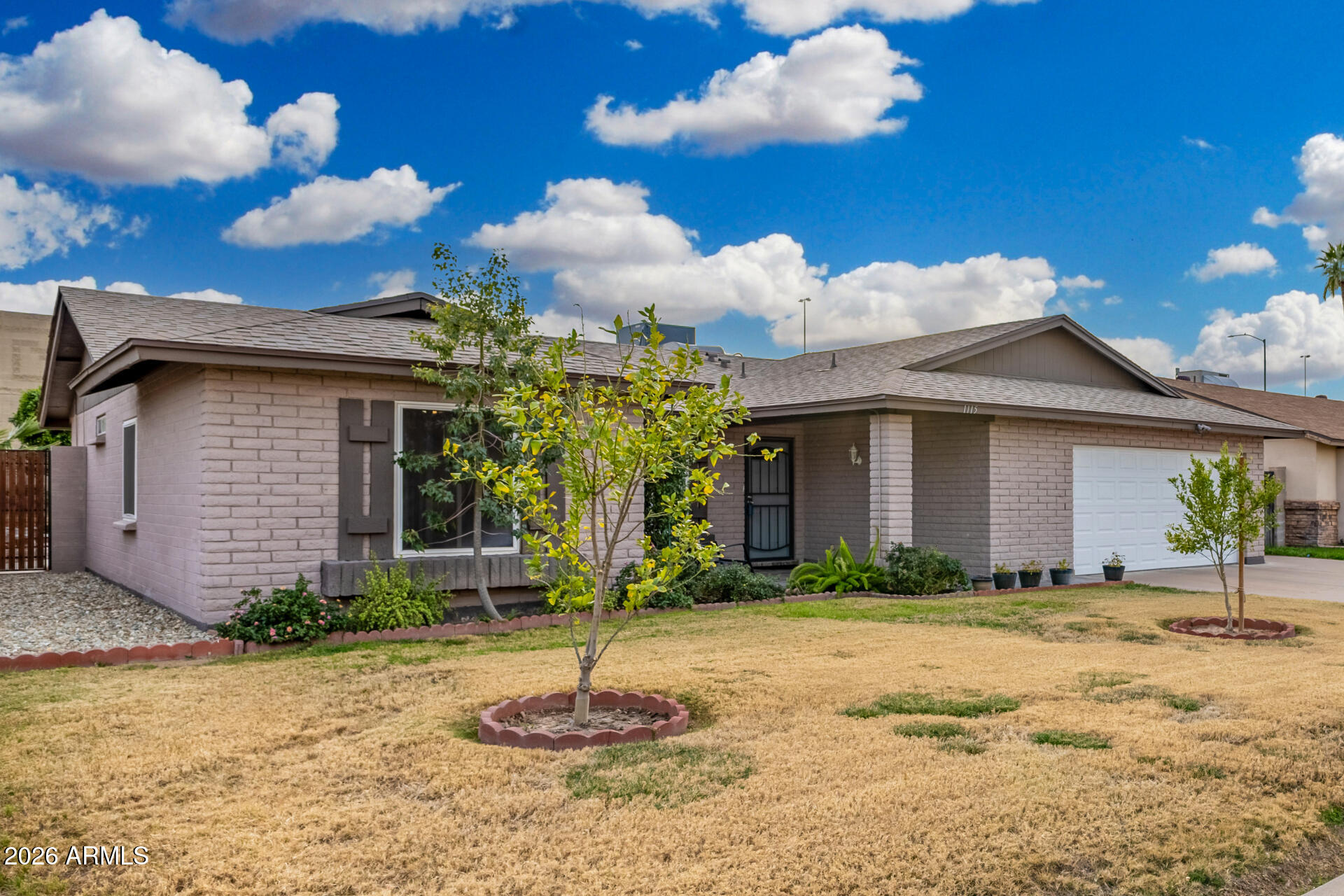 1115 W SANTA CRUZ Drive