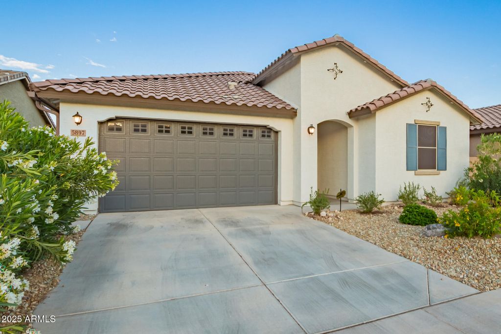 Photo of 5897 N 195th Drive, Litchfield Park, AZ 85340 (MLS # 6869250)
