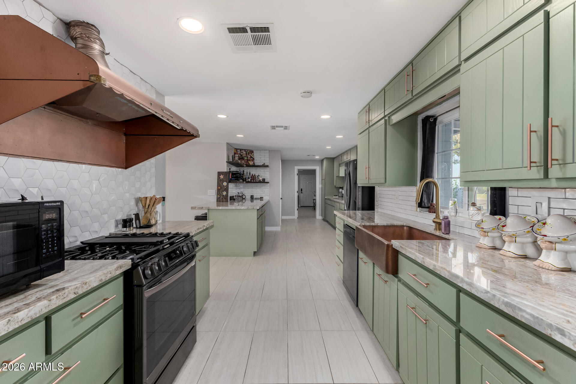 2013 W WINDSOR Avenue