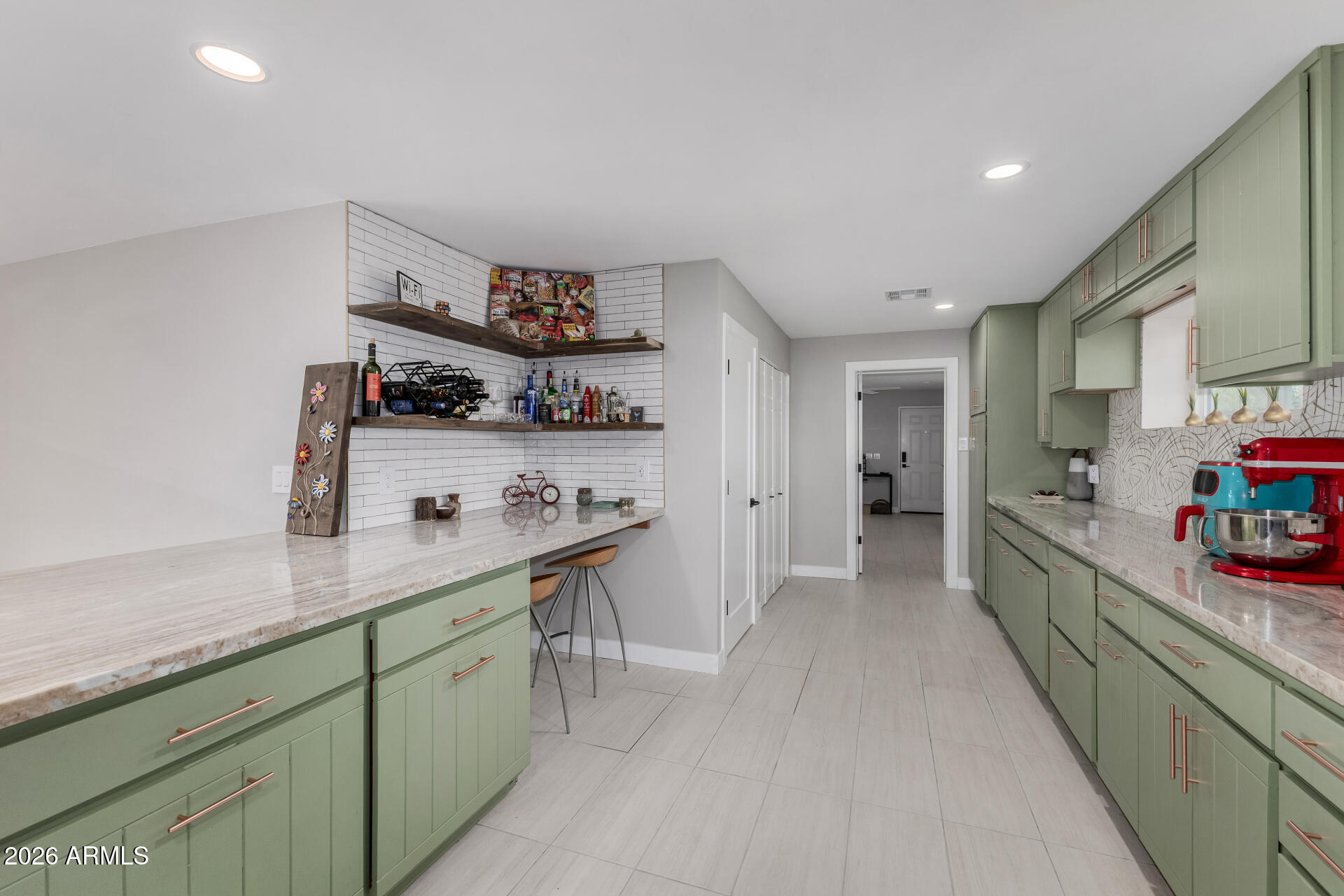 2013 W WINDSOR Avenue