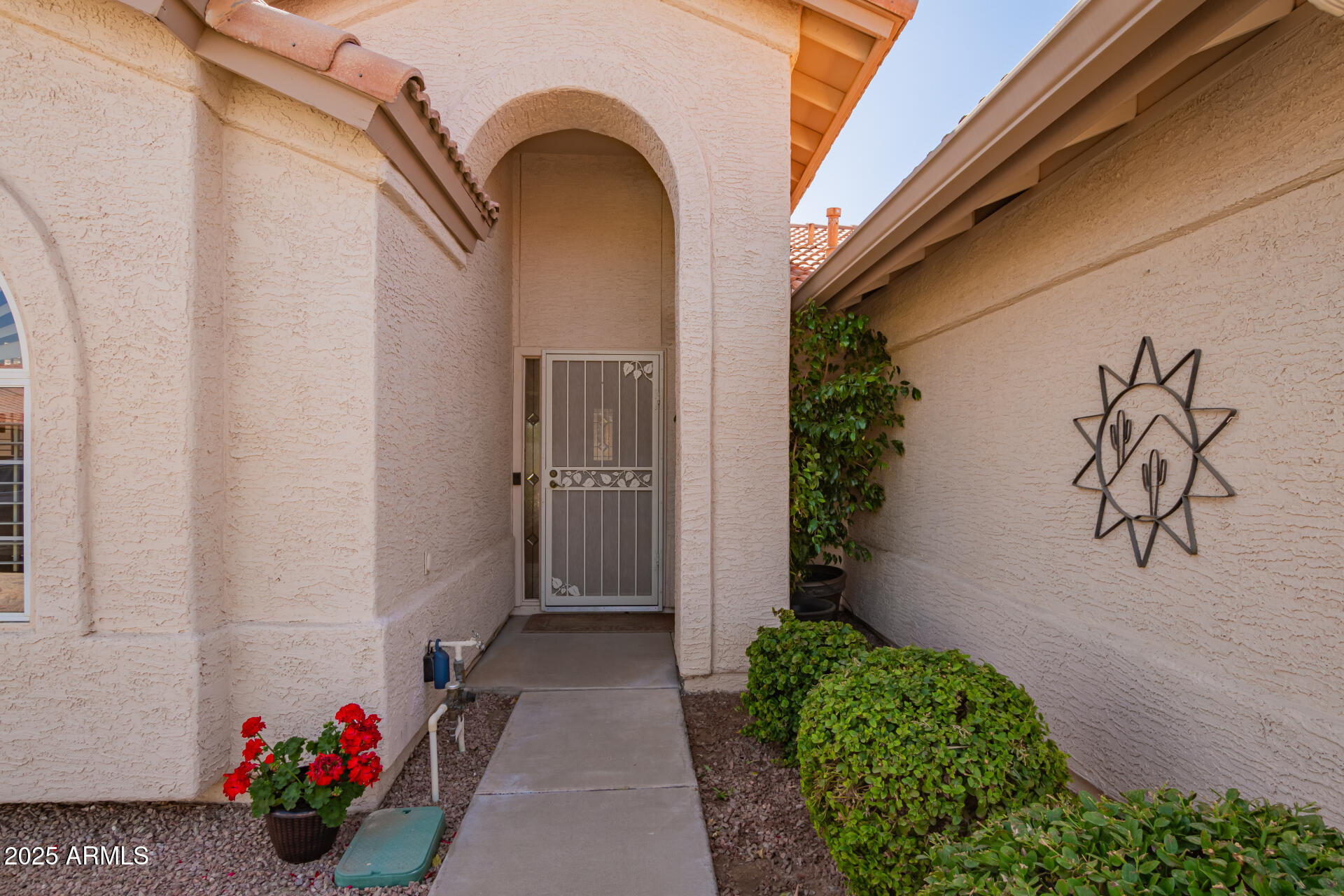 9521 E HERCULES Drive