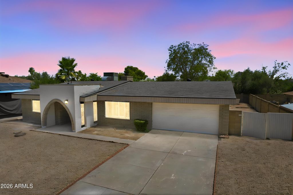 Photo of 4427 W Dahlia Drive, Glendale, AZ 85304 (MLS # 7036460)