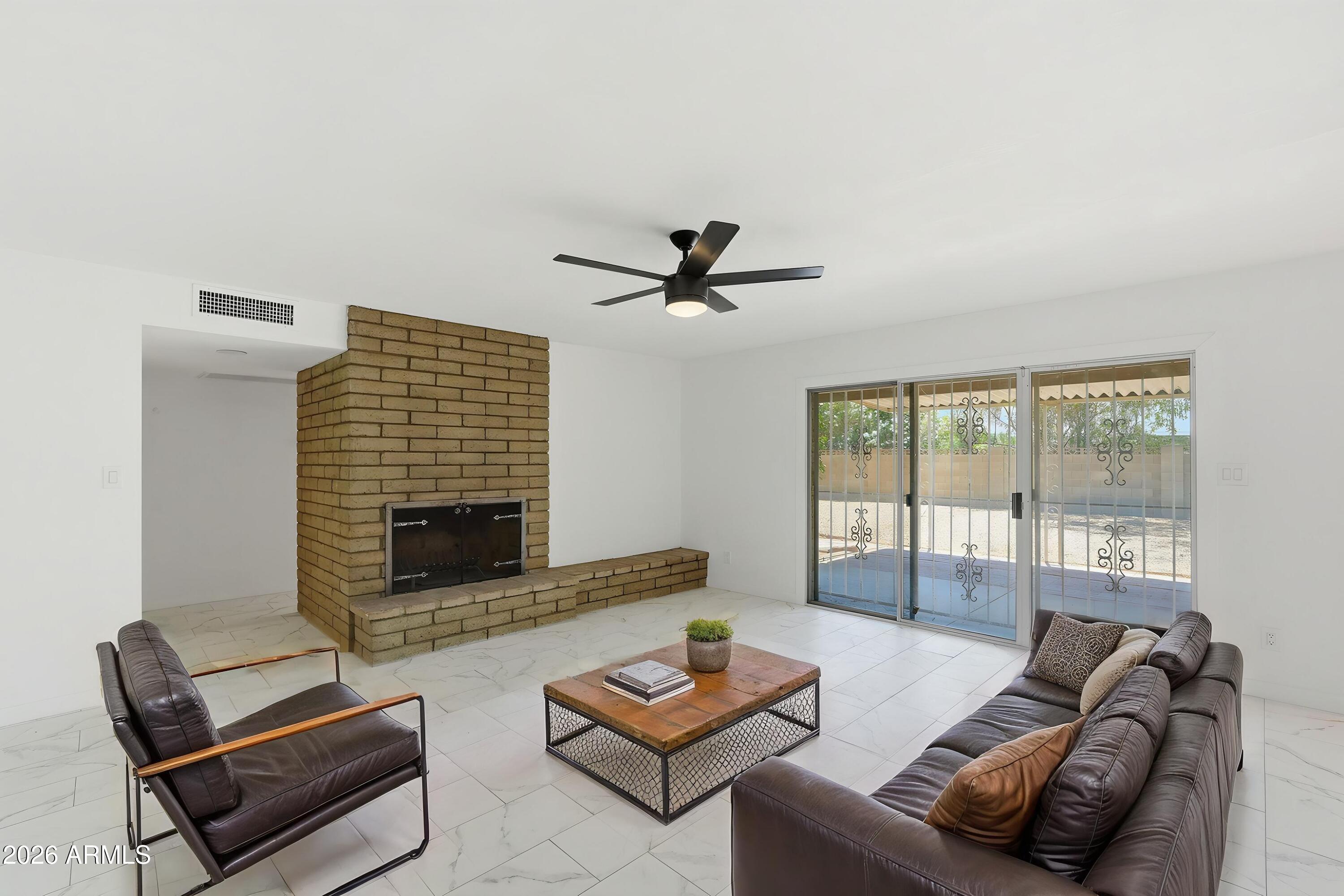 4427 W Dahlia Drive