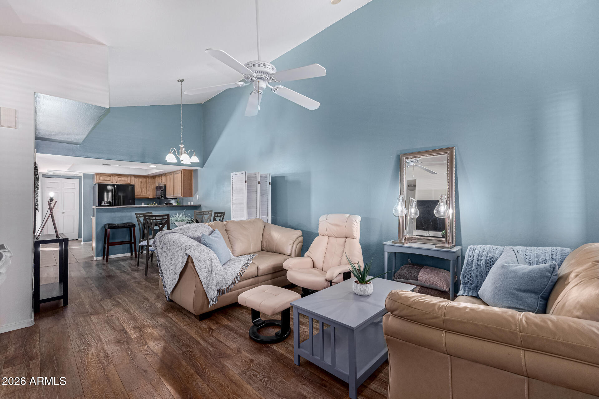 537 S DELAWARE Drive 221