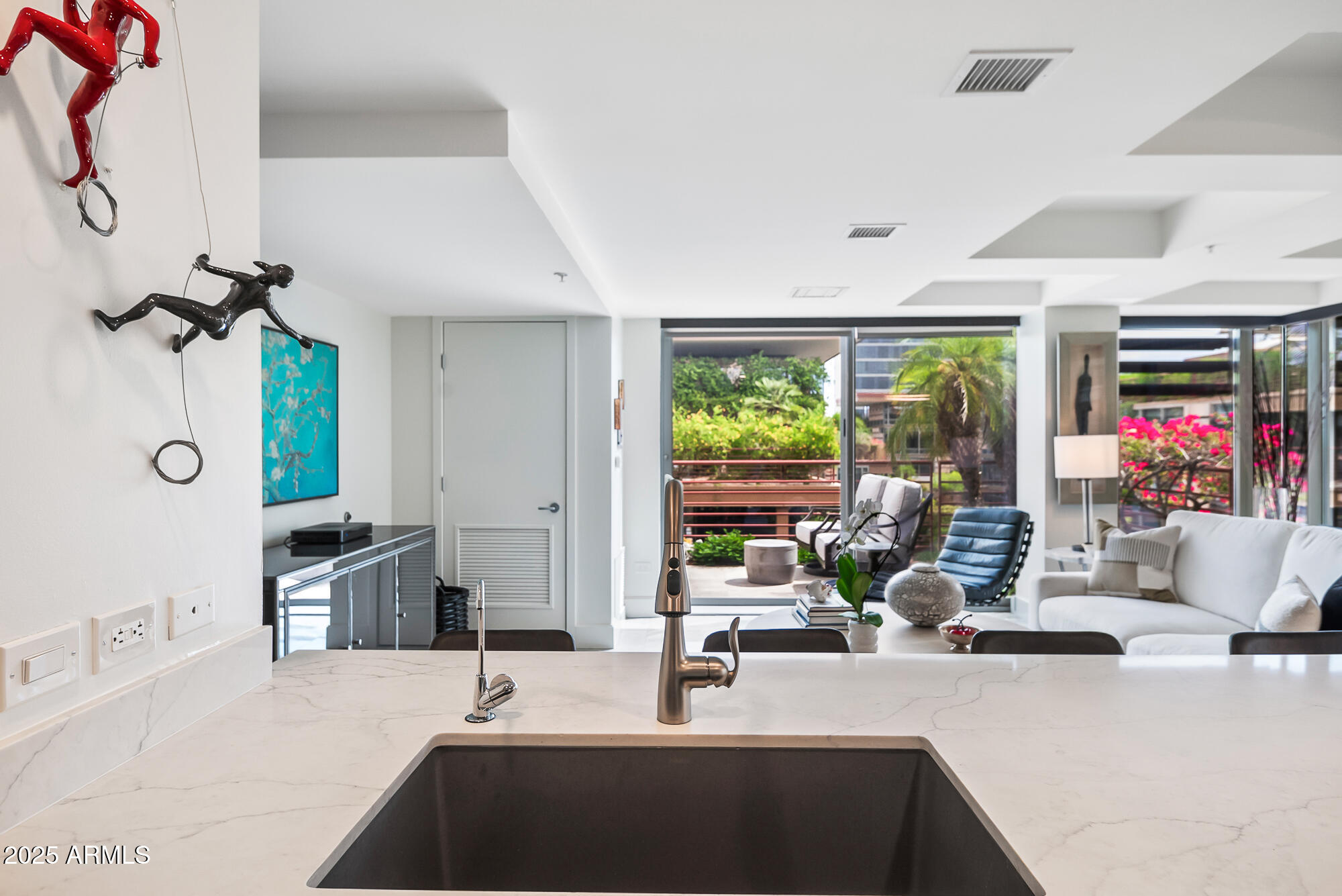 7141 E RANCHO VISTA Drive 6007