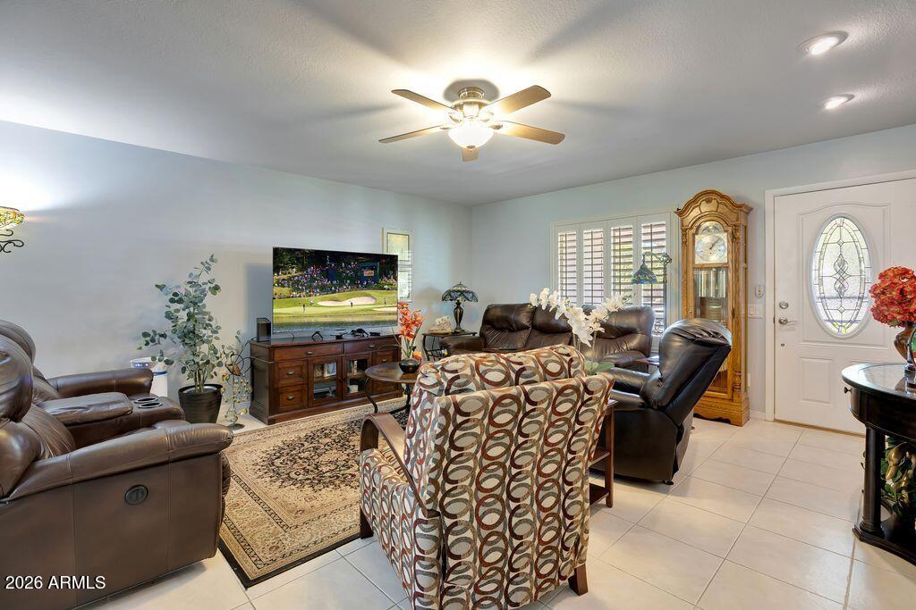 9521 W OAK RIDGE Drive