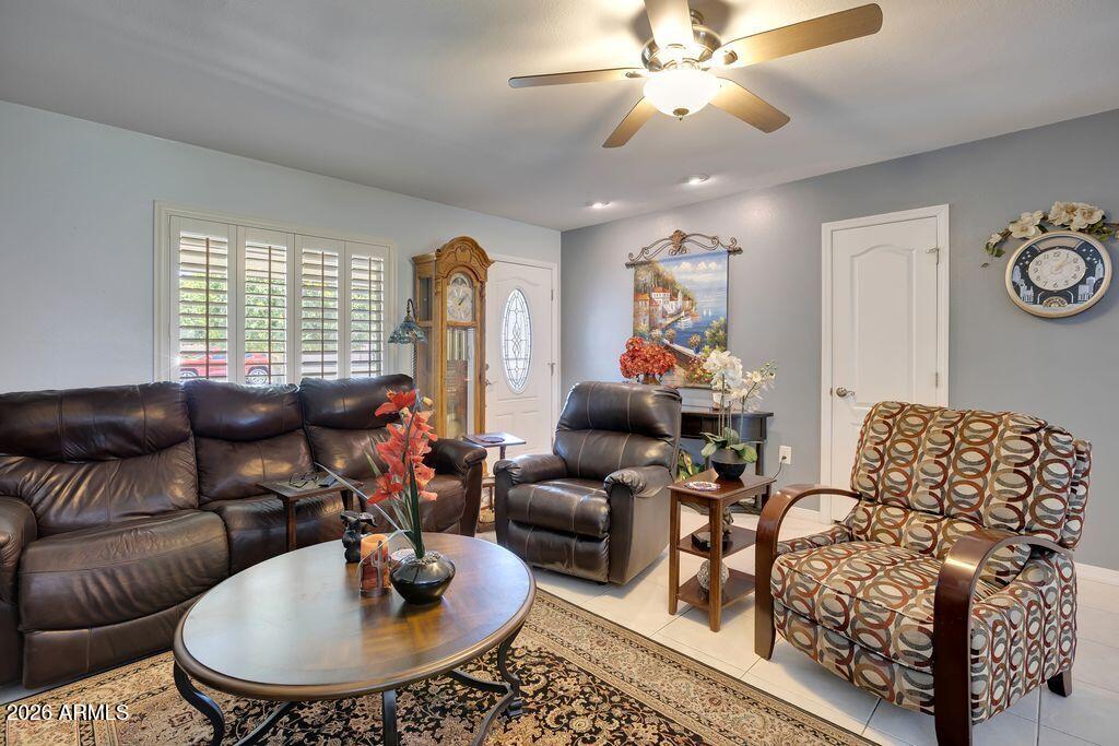 9521 W OAK RIDGE Drive