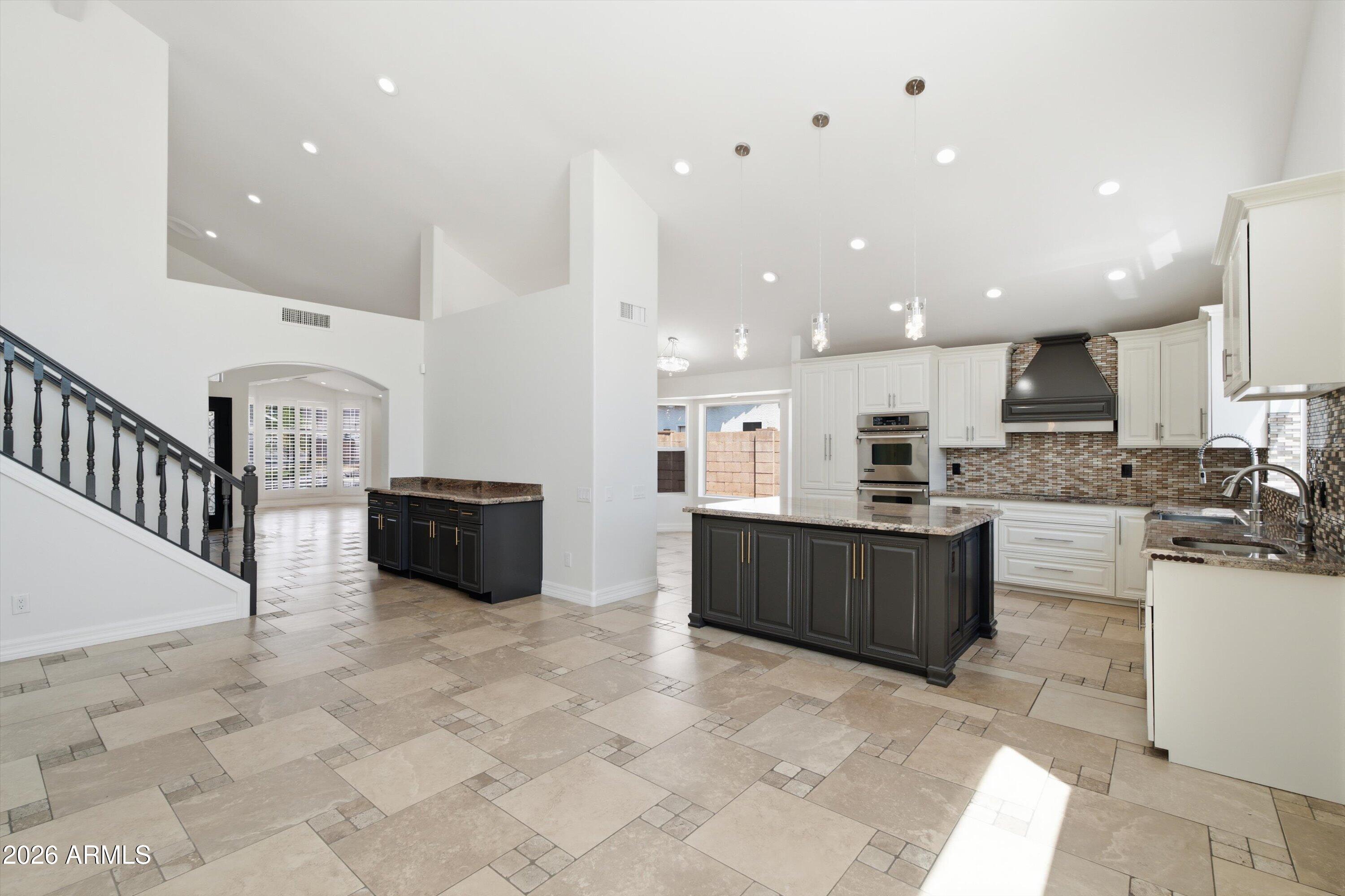 1331 W BECK Lane