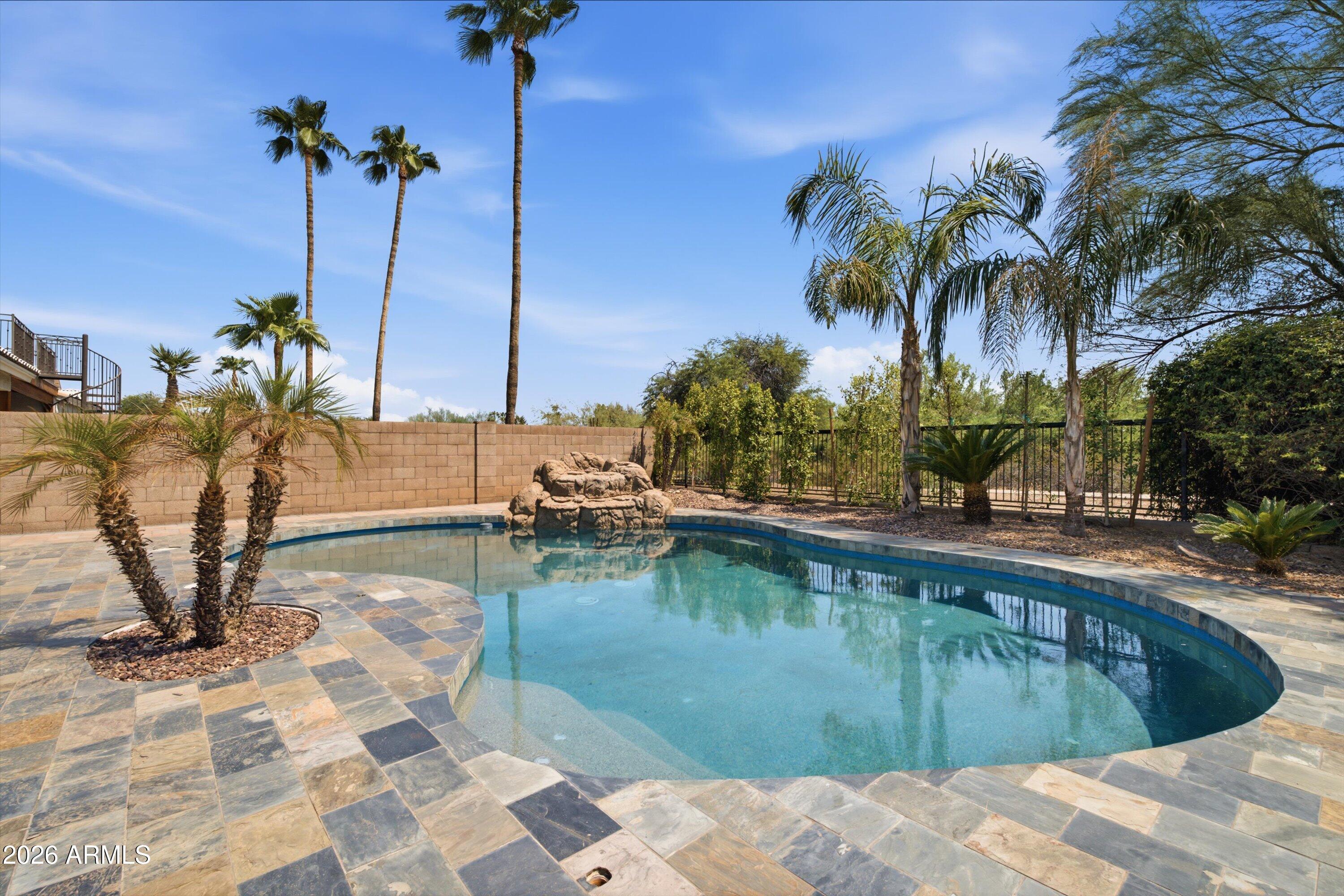 1331 W BECK Lane