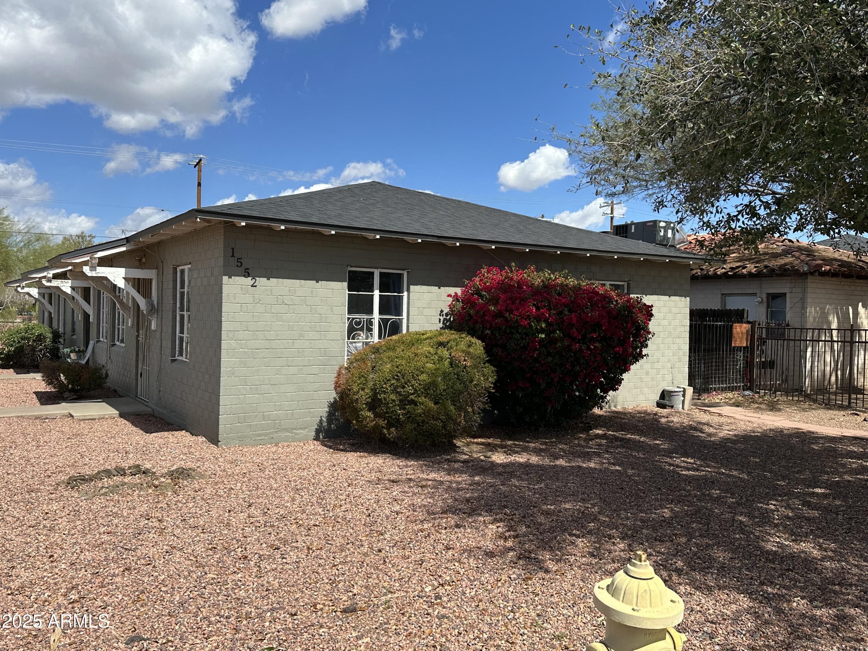 1552 W MCDOWELL Road