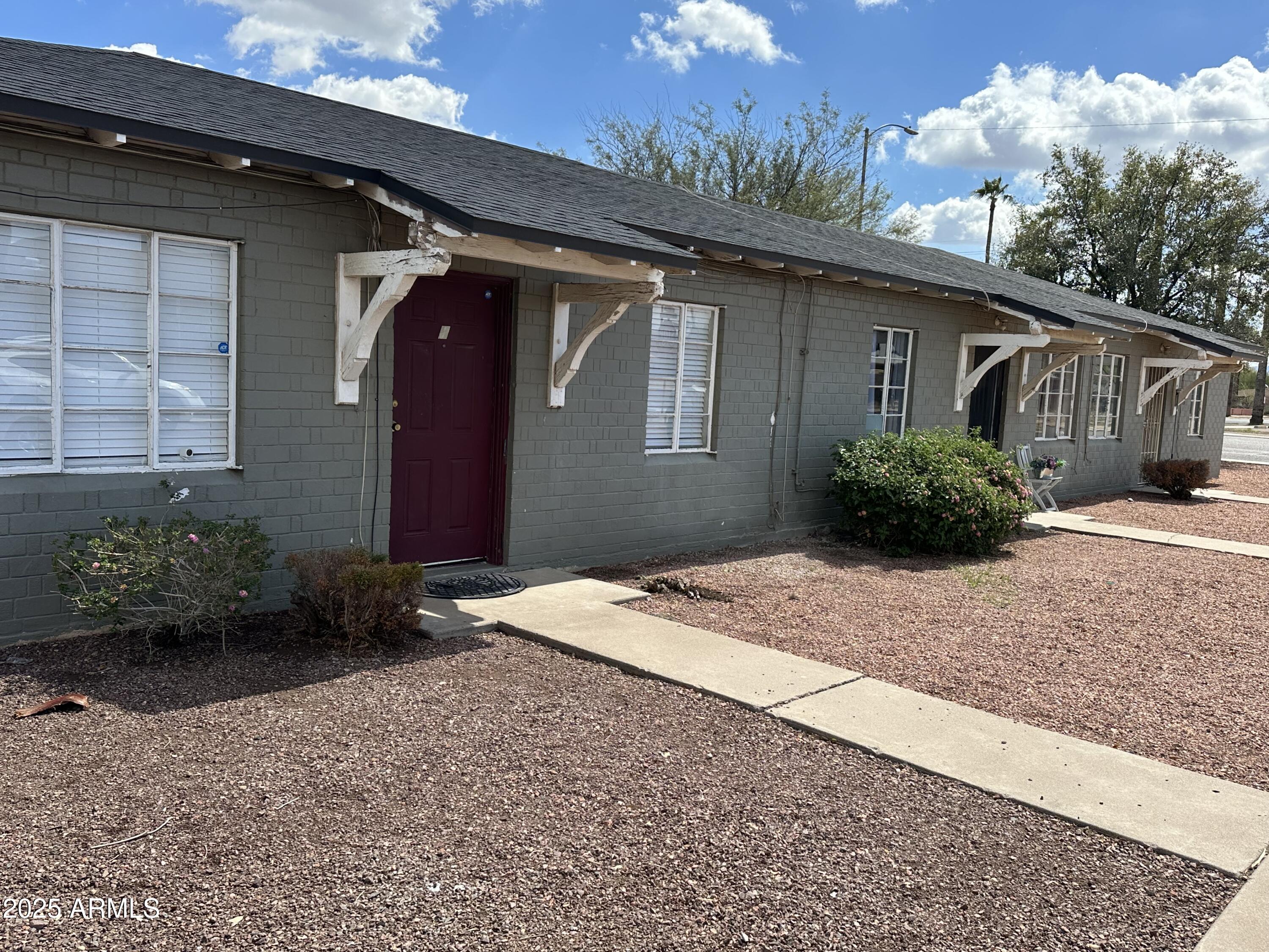 1552 W MCDOWELL Road