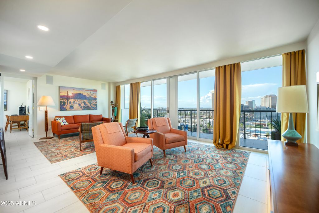 Photo of 2323 N Central Avenue #1404, Phoenix, AZ 85004 (MLS # 6916931)