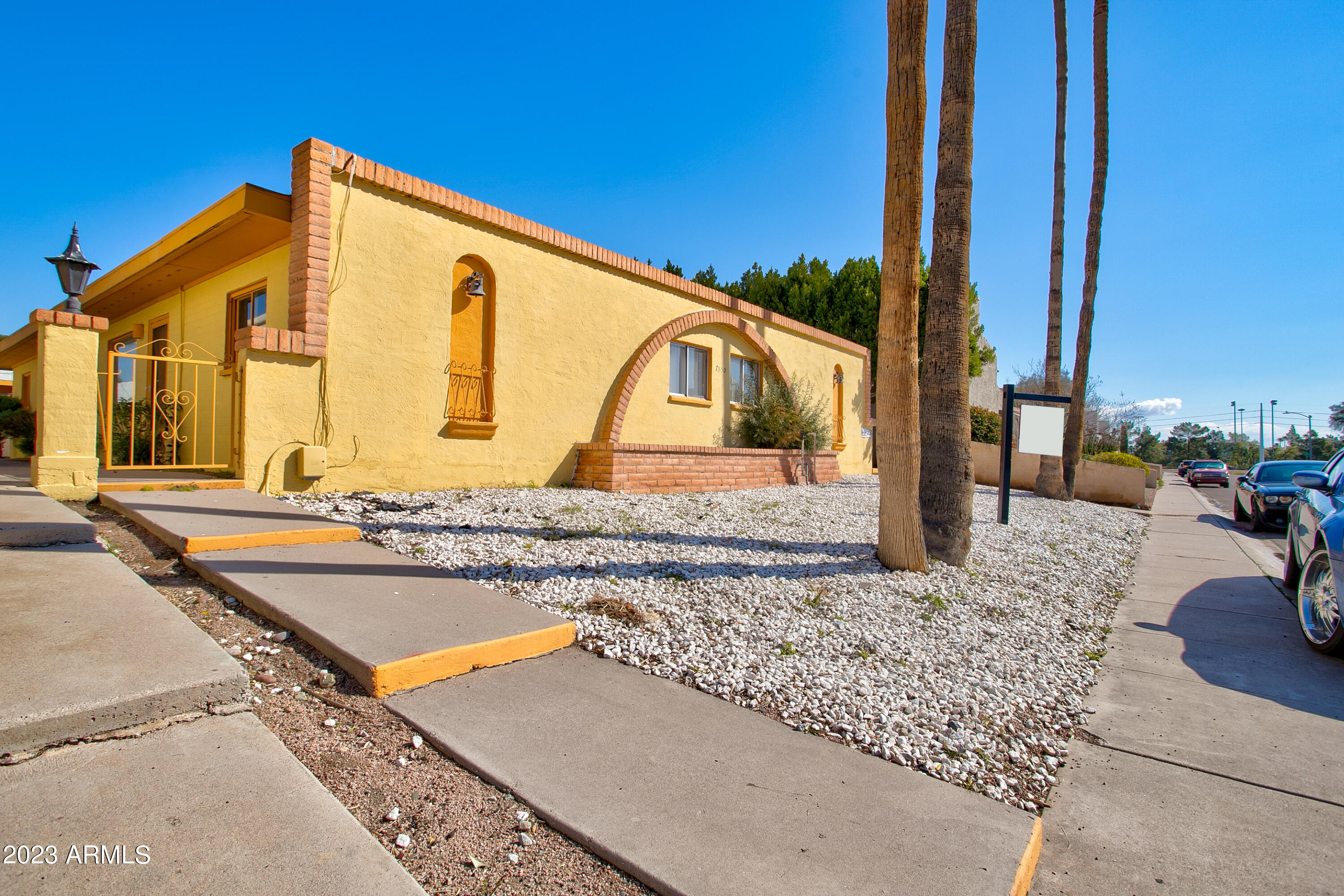 7850 E GLENROSA Avenue Apt 1