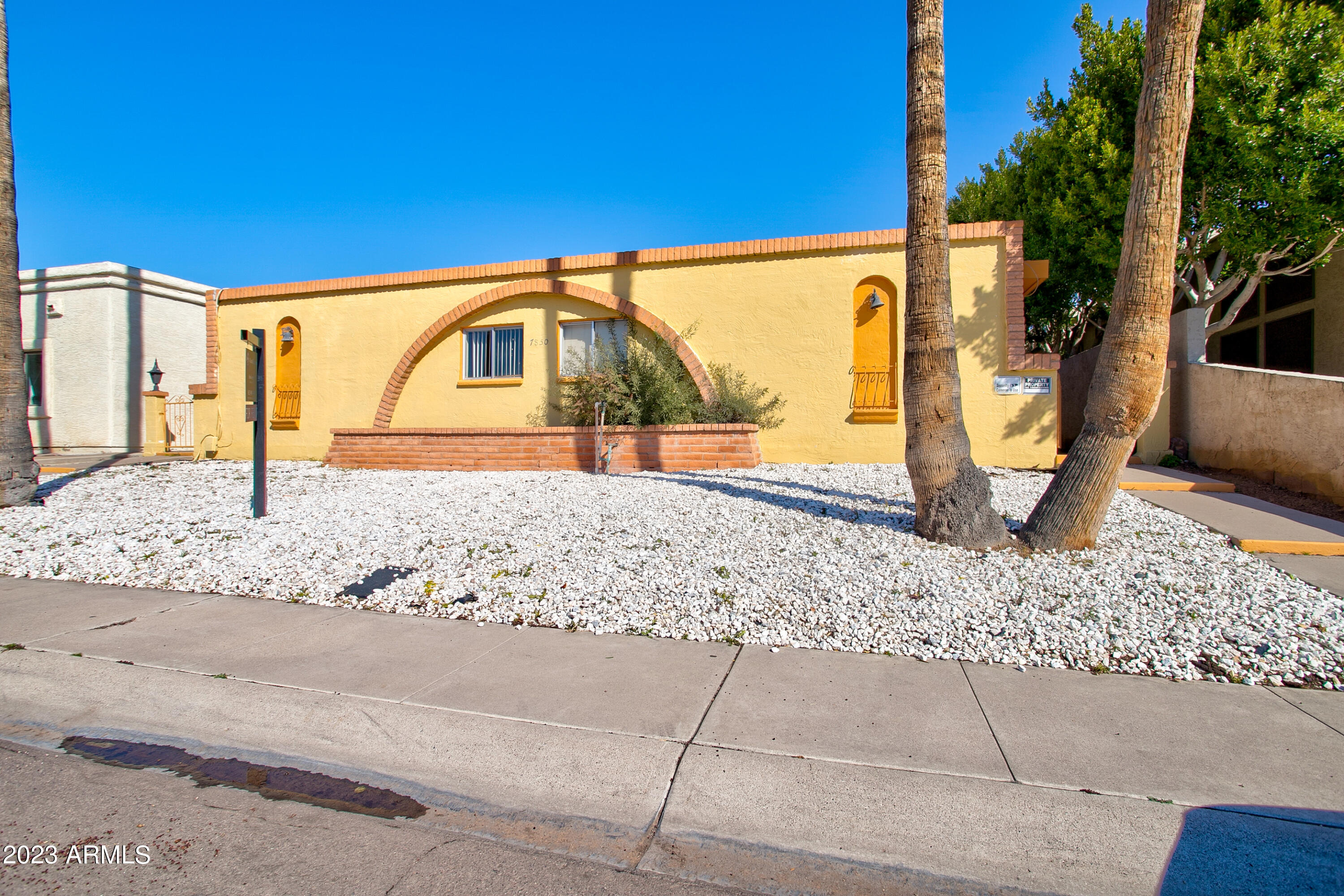 7850 E GLENROSA Avenue Apt 1