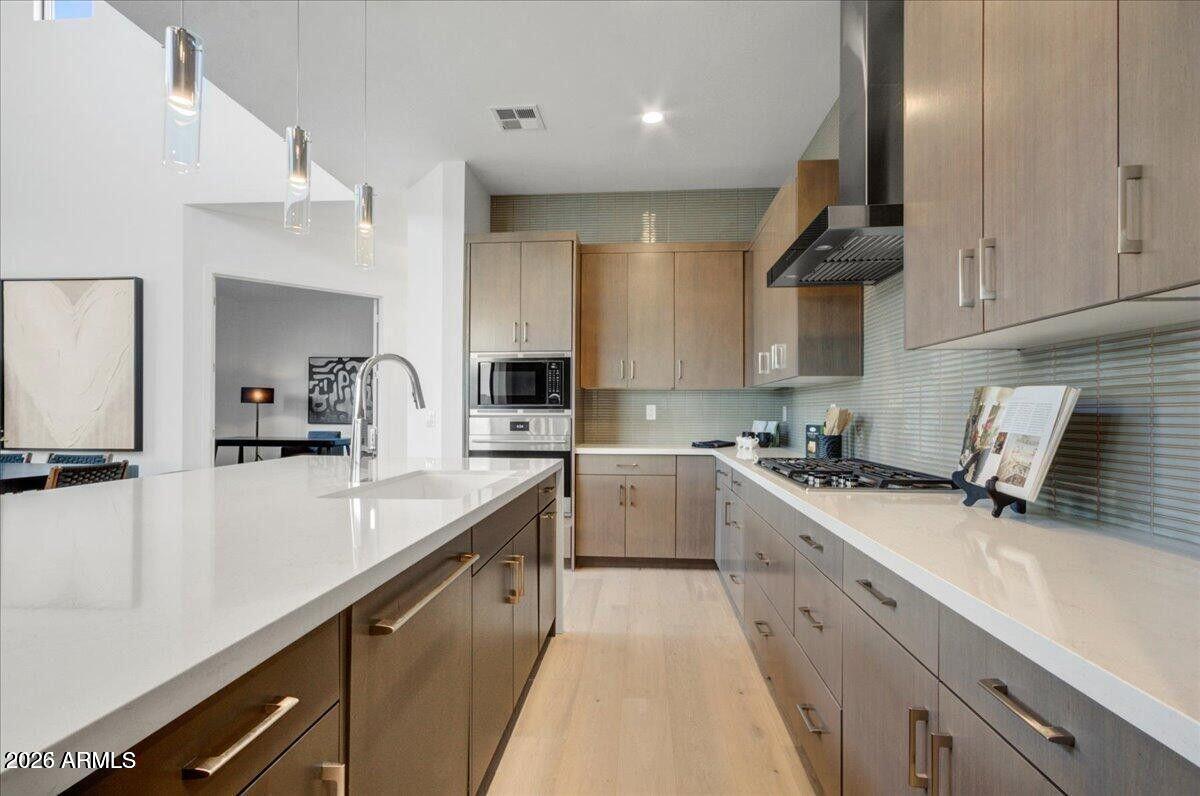 100 W Northern Avenue 6