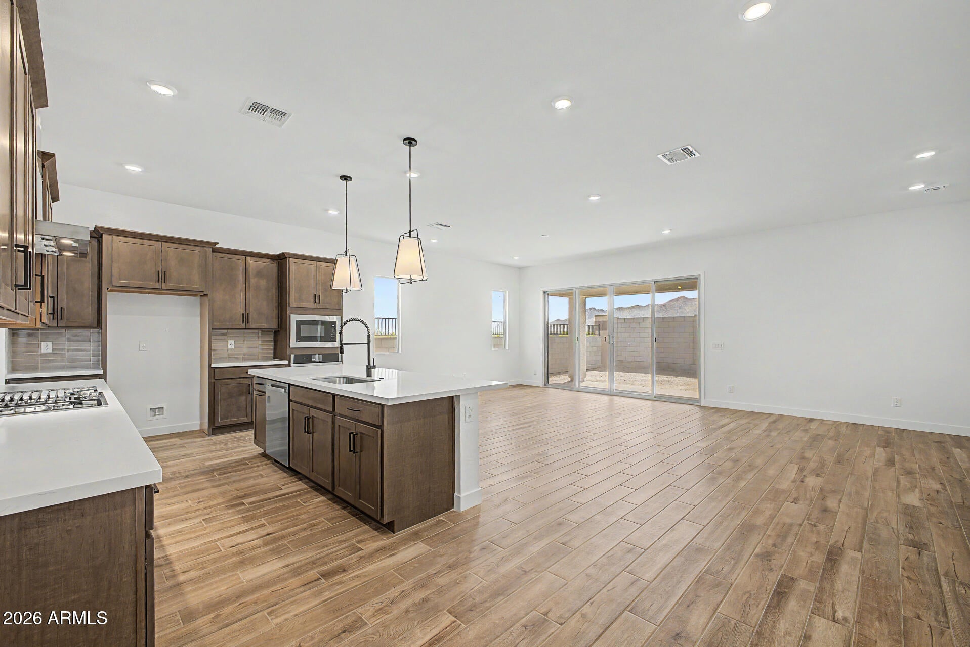 22203 W BLACKHAWK Drive