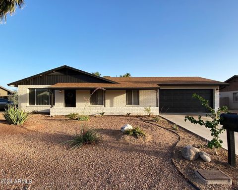 Single Family Residence in Phoenix AZ 2121 WESCOTT Drive.jpg