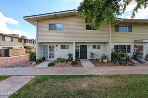 Photo of 8211 E Garfield Street #J12, Scottsdale, AZ 85257 (MLS # 7080364)