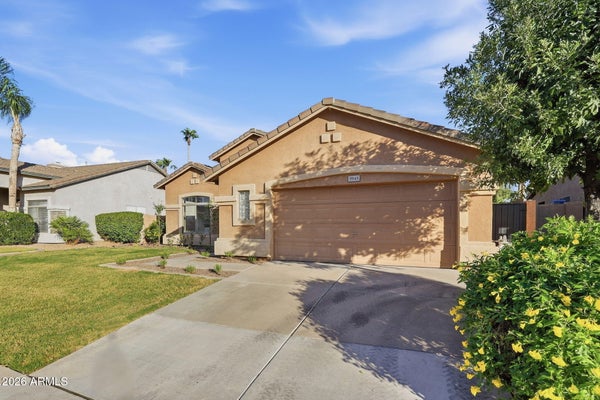 3945 S CACTUS WREN DR, CHANDLER, AZ 85248 - Image fffabd1f33d3057f7a241e2ad6453e2d/3558742390