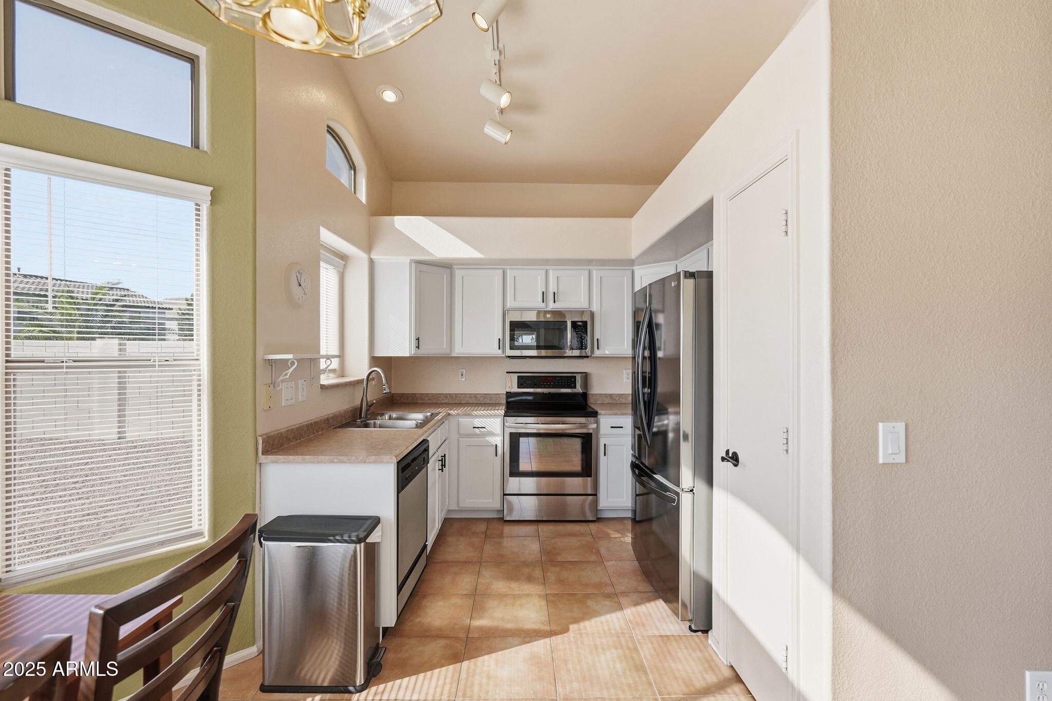 11535 E PERSIMMON Avenue