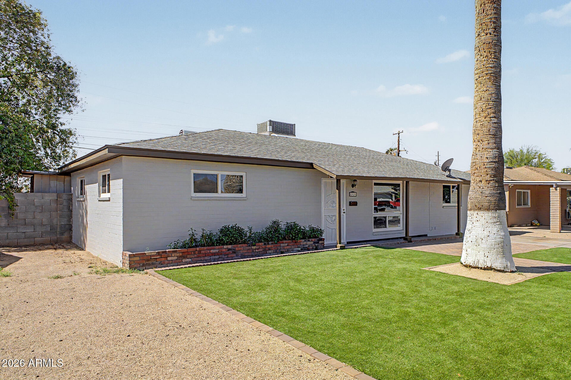 2929 W LOMA Lane