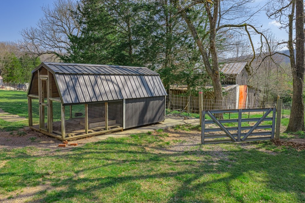 20096 Hidden Valley Road