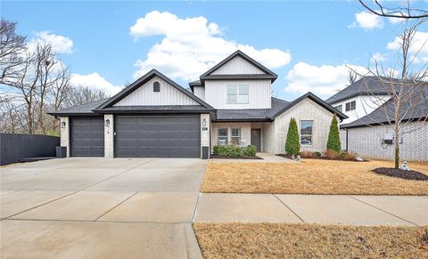 Photo of 694 N Phoenix Road, Fayetteville, AR 72704 (MLS # 1338318)