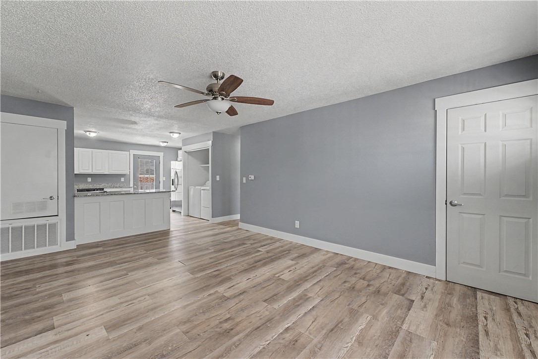 Western Terrace Unit 2 Rogers - Residential Lease