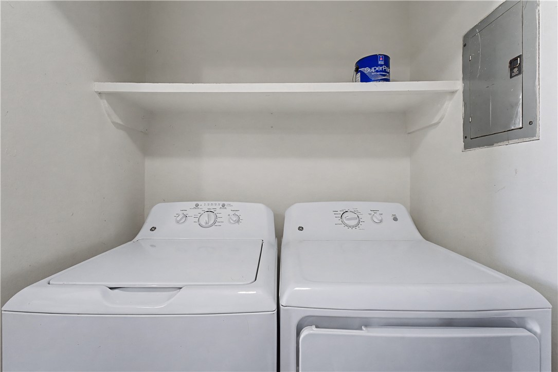 Western Terrace Unit 2 Rogers - Residential Lease