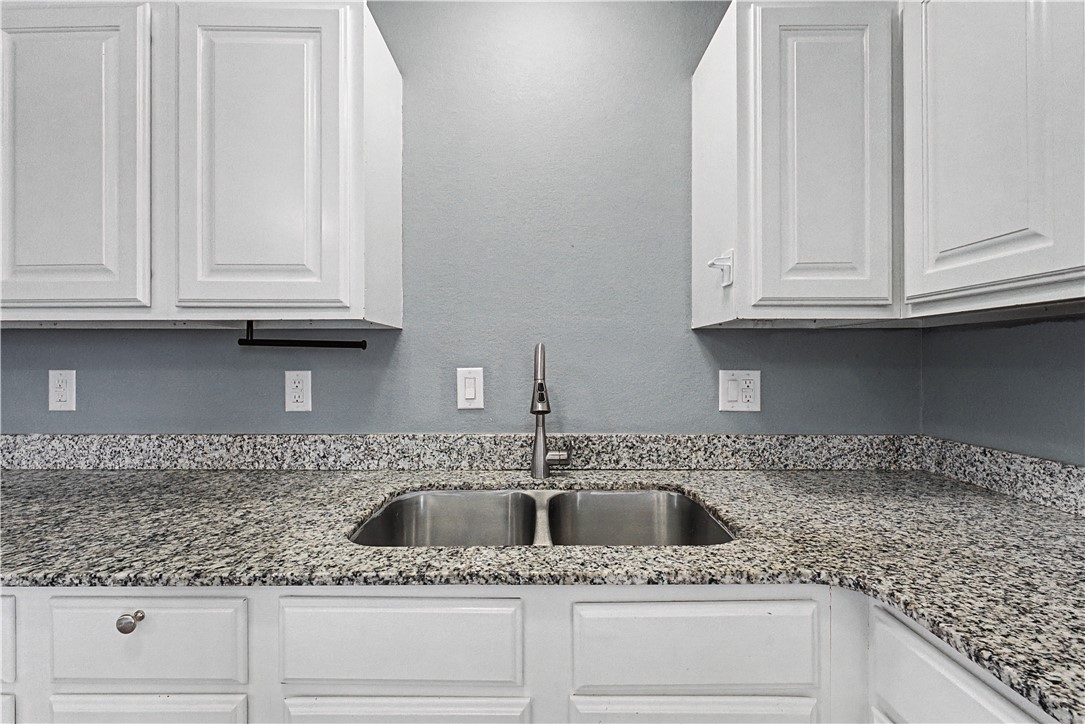 Western Terrace Unit 2 Rogers - Residential Lease