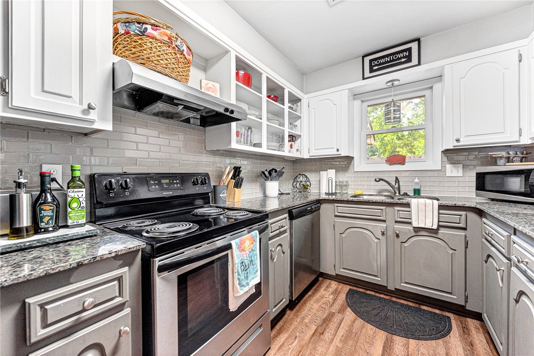 Townhouse Tct 3 A/K/A Drake Court Bvv - Residential