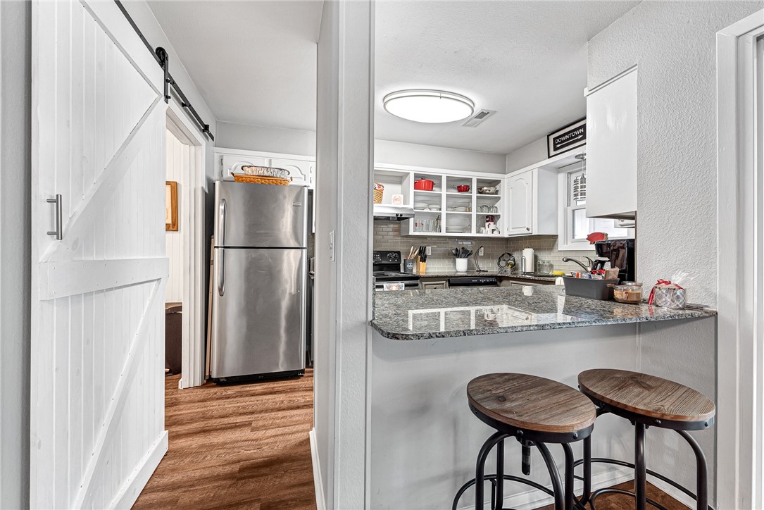 Townhouse Tct 3 A/K/A Drake Court Bvv - Residential