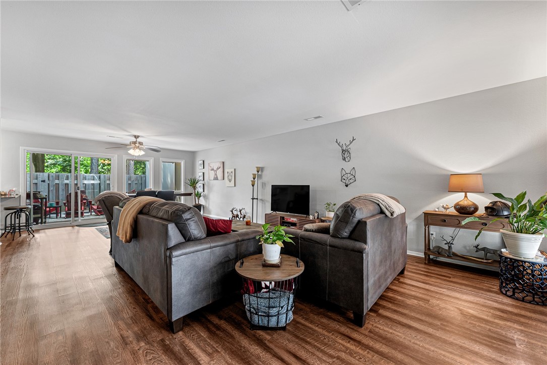 Townhouse Tct 3 A/K/A Drake Court Bvv - Residential