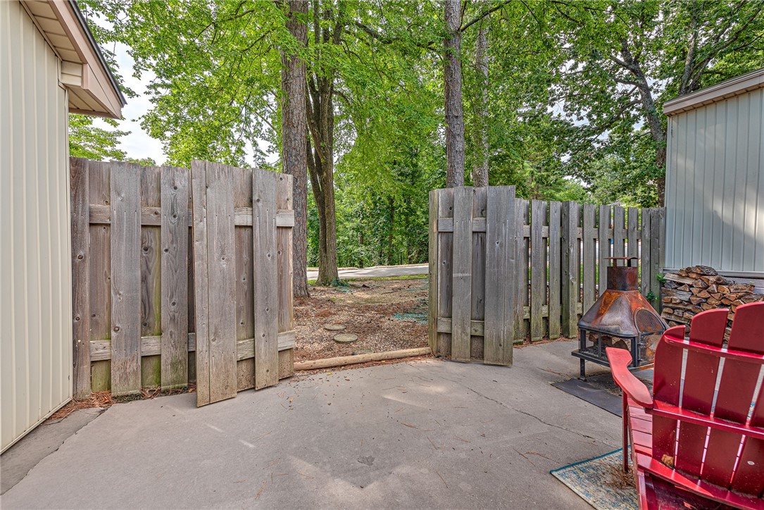 Townhouse Tct 3 A/K/A Drake Court Bvv - Residential