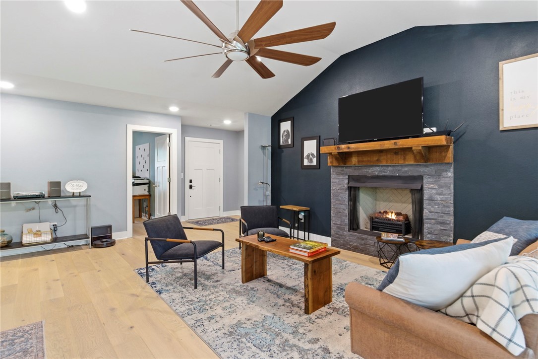 Lands End Sub Bvv - Residential