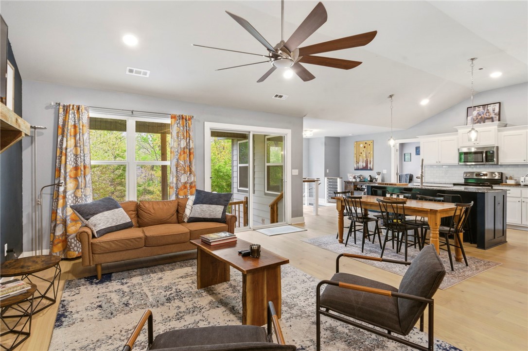 Lands End Sub Bvv - Residential