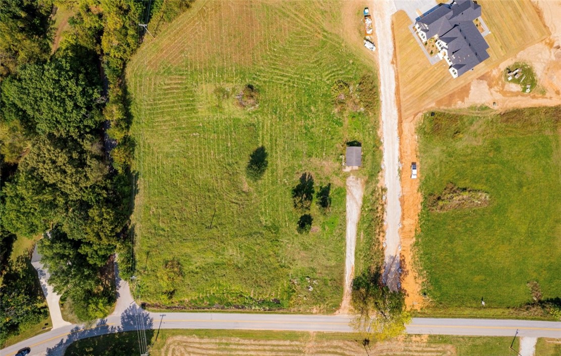 Elm Spgs Outlots - Land