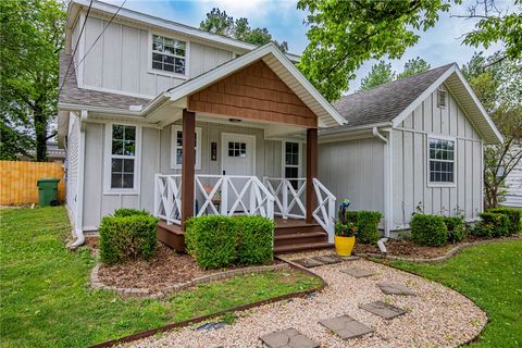 718 W Maple Street Rogers AR 72756