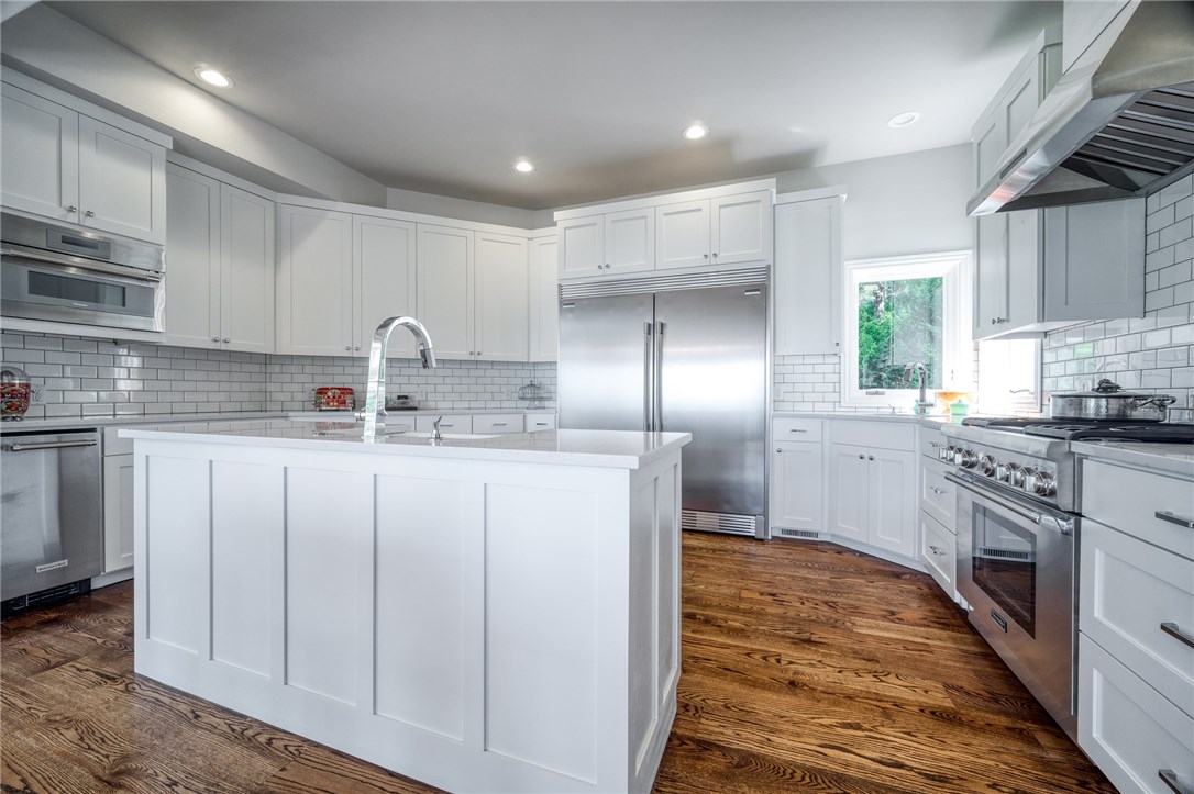 Pine Log - Residential