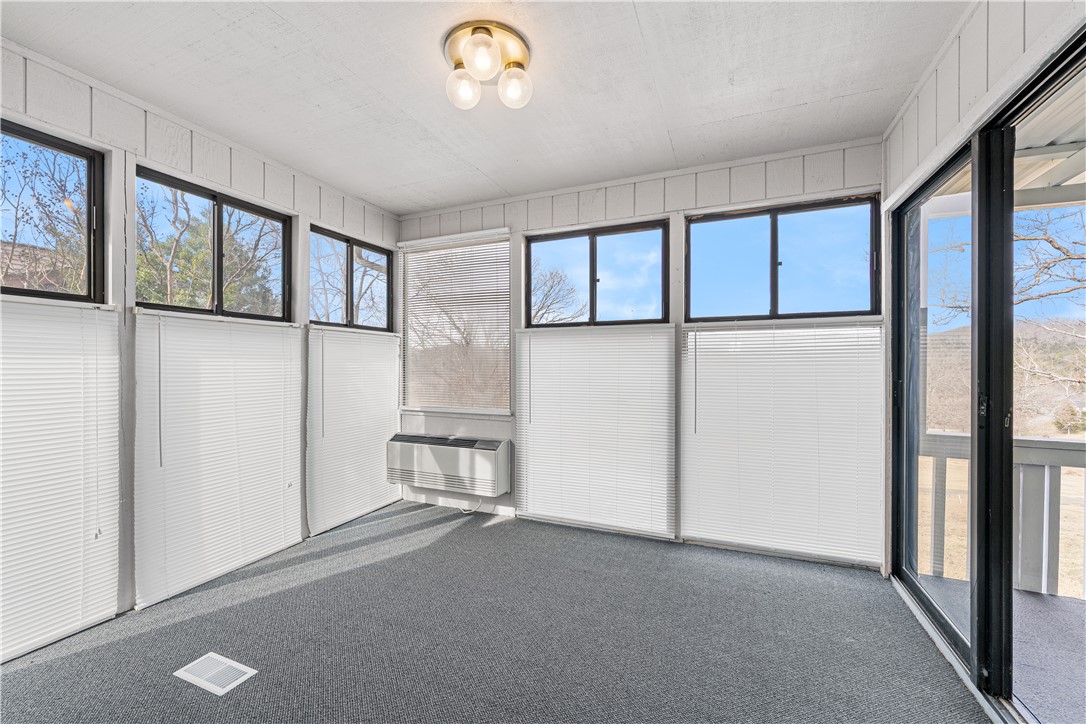 Unit 112 Holiday Island - Residential