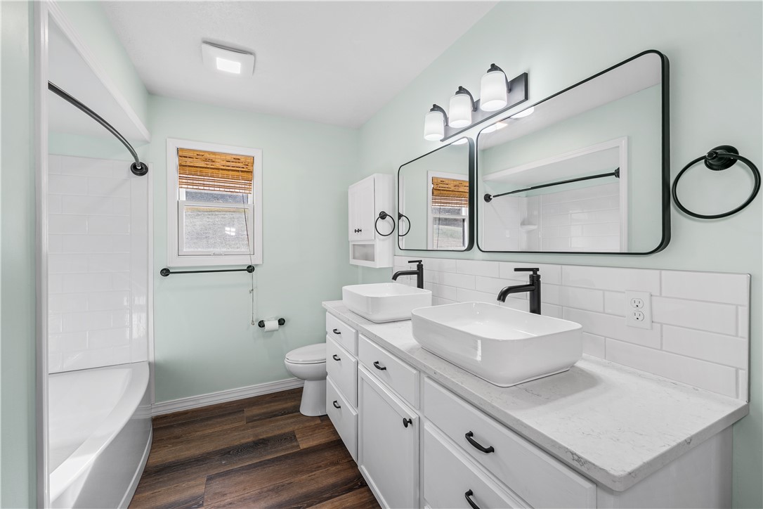 Unit 112 Holiday Island - Residential