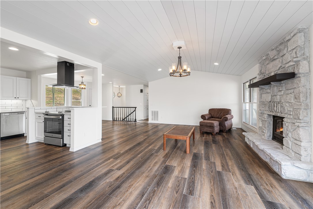 Unit 112 Holiday Island - Residential