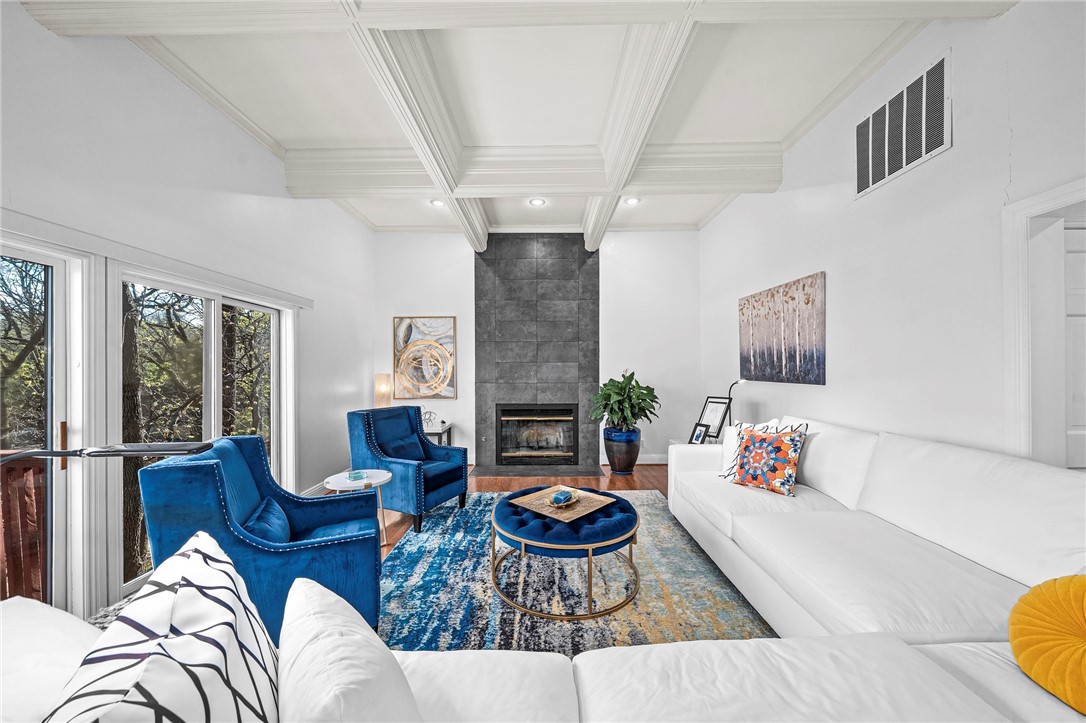 Hardscrabble Way - Residential