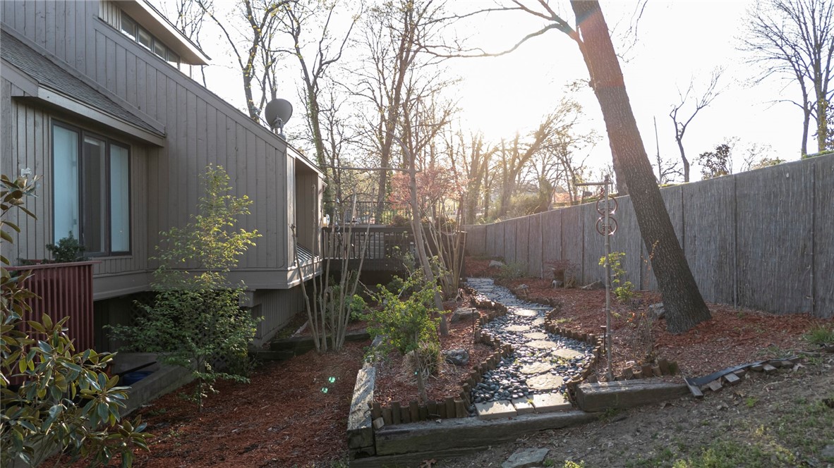 Hardscrabble Way - Residential