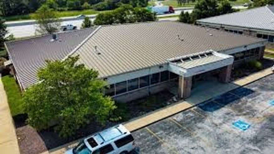 Prime Bentonville location
• Directly off Interstate 49 with high visibility and easy access.
• Only 2 miles from the new Walmart Home Office campus.

Custom finishes
• Customize your space at the on-site design center: choose your own flooring, paint colors, countertops, and ceiling grid.

Office park amenities
• Trailhead and walking paths.
• 24/7 fitness center.
• Stepping Stones Children’s Academy (on-site daycare).
• River Grill (onsite dining).
• Local summer food trucks.