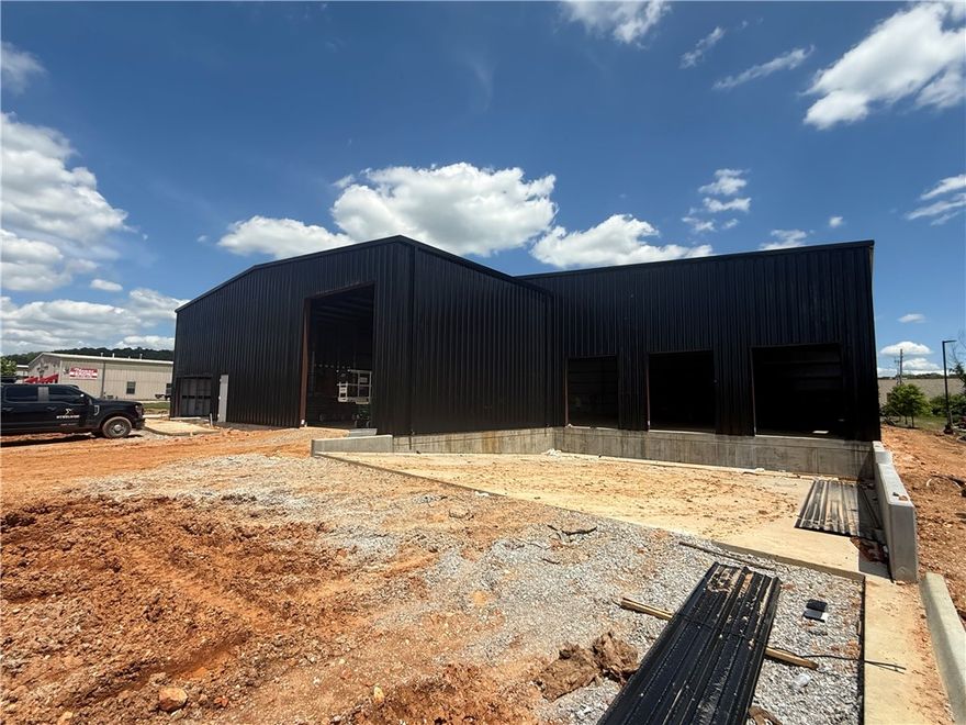 New Commercial Warehouse in Springdale off Huntsville Ave.  This Space is 11,700 sqft, has three 8x10 loading docks with dock seals and levelers.  One larger Drive-in Door 14x16.  I-1 Zoning for light industrial.   
Single Phase Power.  20’ Clear height, 22’ Peak Height.   3 year lease required.