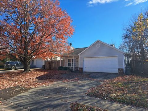 Photo of 3237 W Woodfield Way, Fayetteville, AR 72704 (MLS # 1330930)