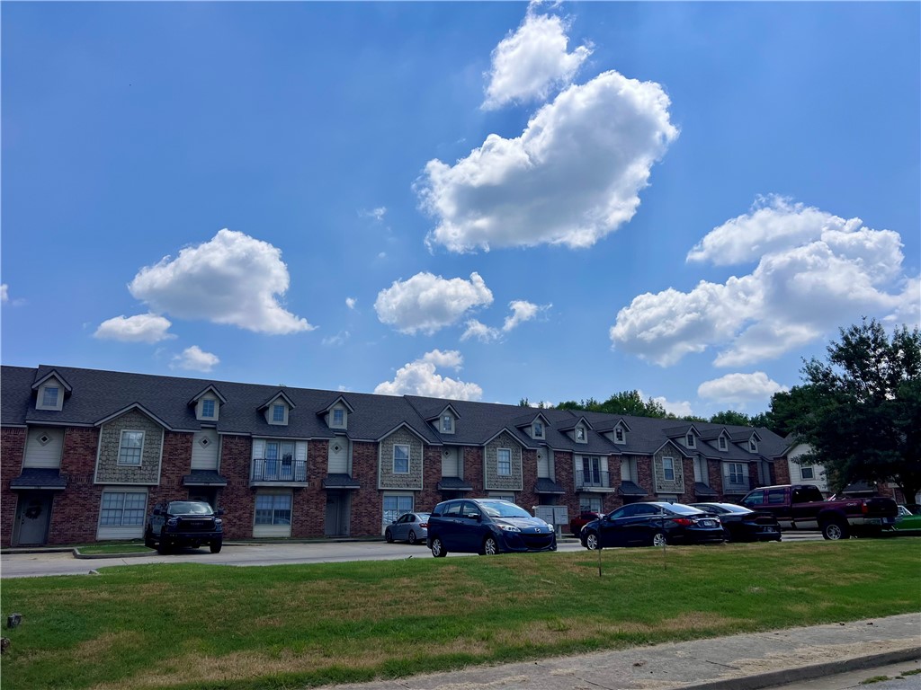 Spacious 3 bedroom, 2 bath condo on Chestnut Ave. Wood floors, wood burning fireplace, large kitchen with pantry, W/D downstairs, large utility closet, 1 bed/bath downstairs and 2 beds, 1 bath upstairs. Washer, dryer and refrigerator included. Located close to the greenway trail and bus routes.